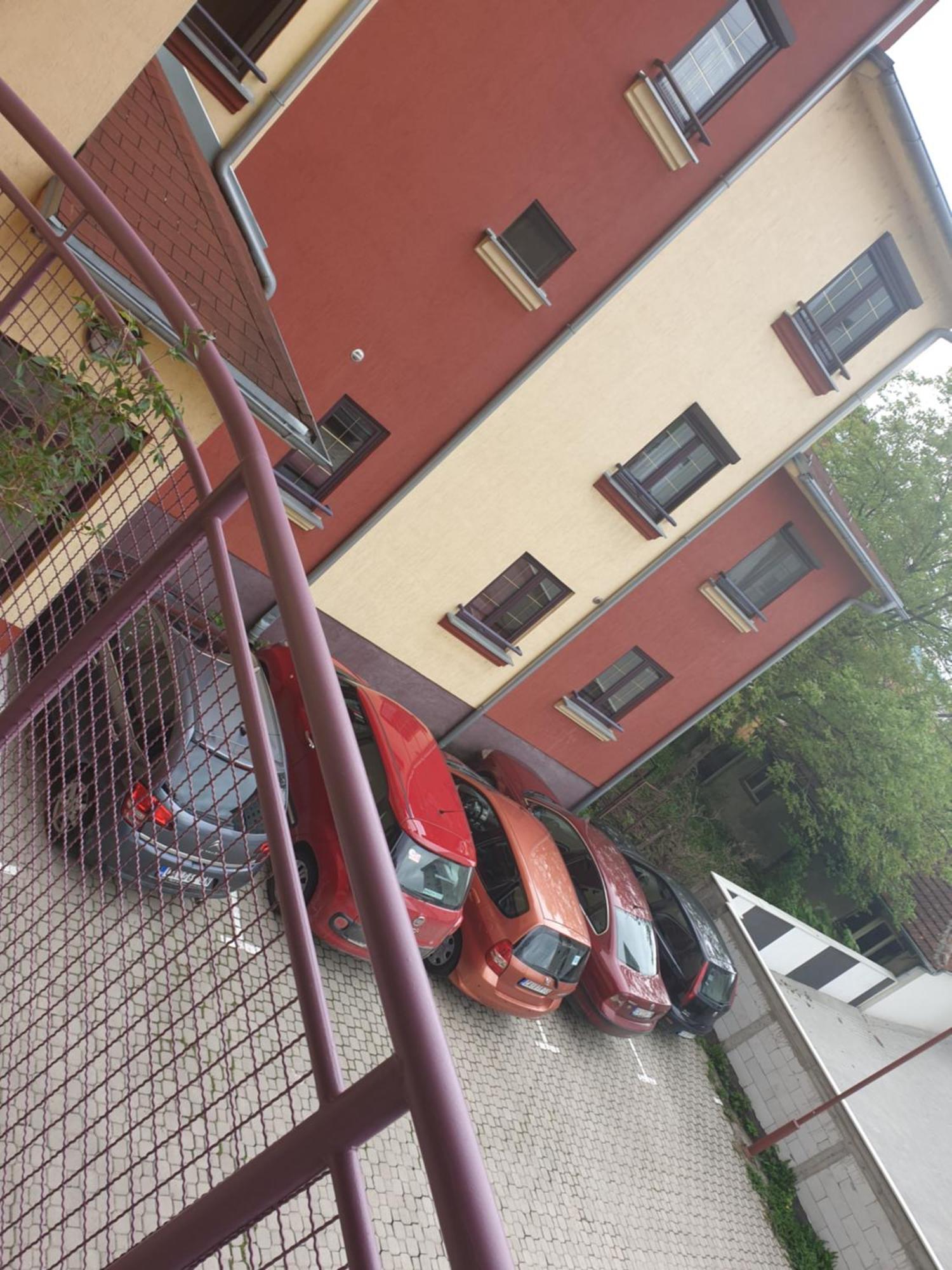 Lux Apartman Čačak Buitenkant foto