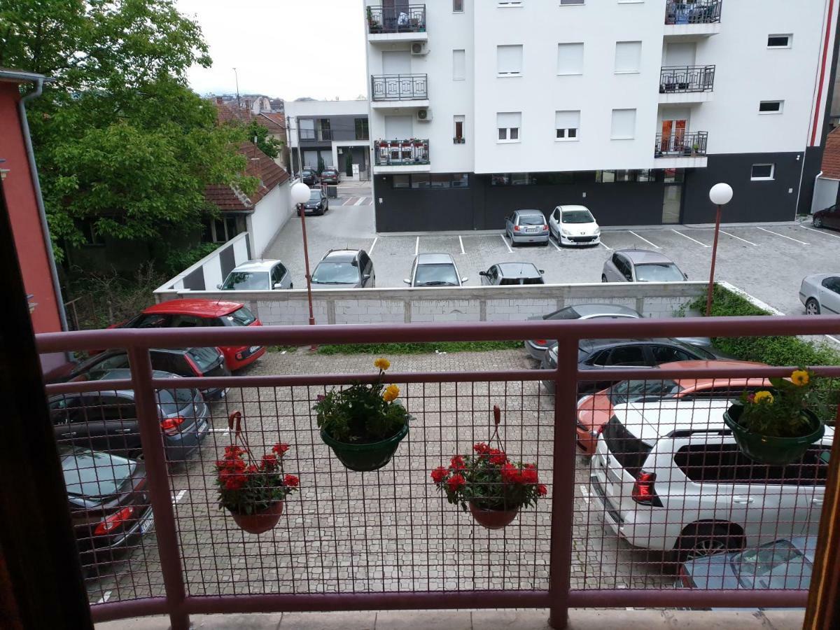 Lux Apartman Čačak Buitenkant foto
