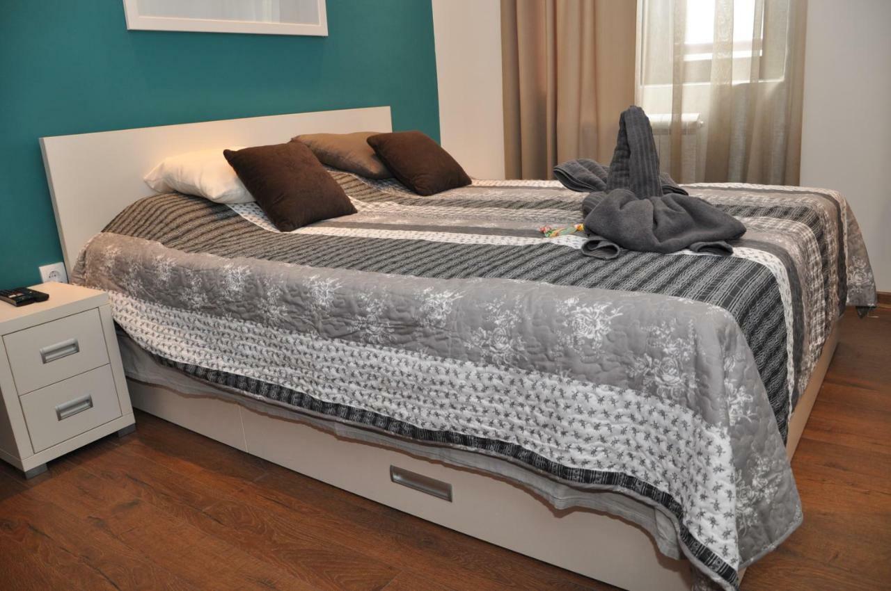 Lux Apartman Čačak Buitenkant foto