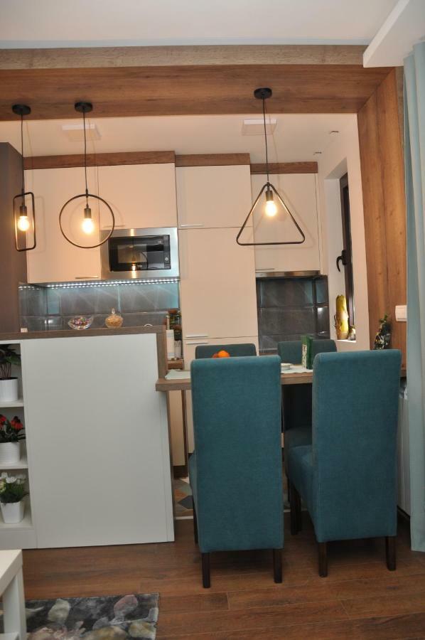 Lux Apartman Čačak Buitenkant foto