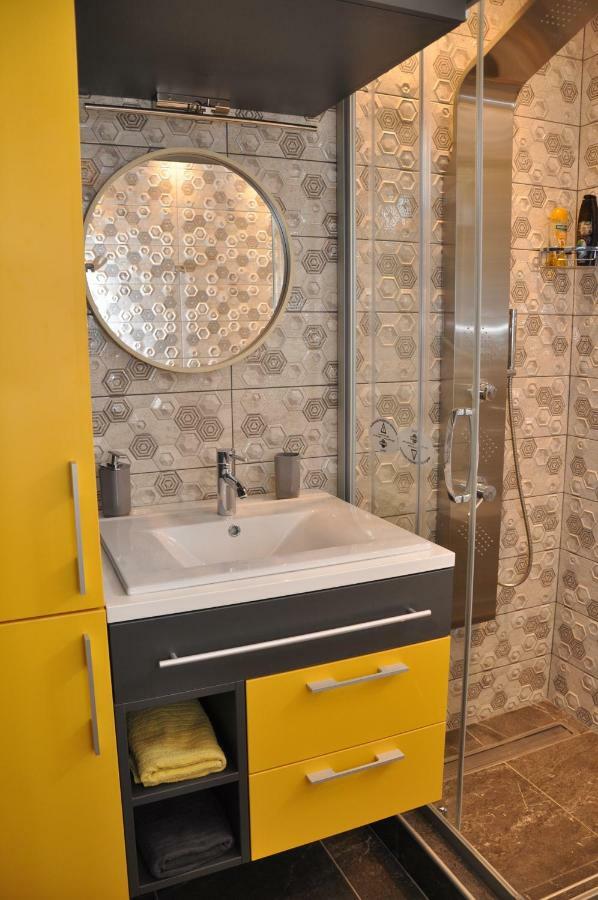 Lux Apartman Čačak Buitenkant foto