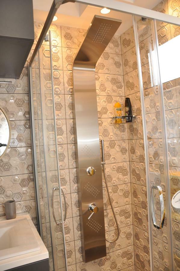 Lux Apartman Čačak Buitenkant foto