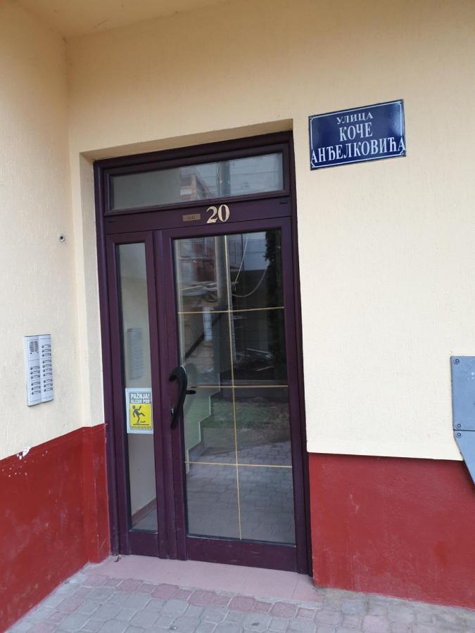 Lux Apartman Čačak Buitenkant foto