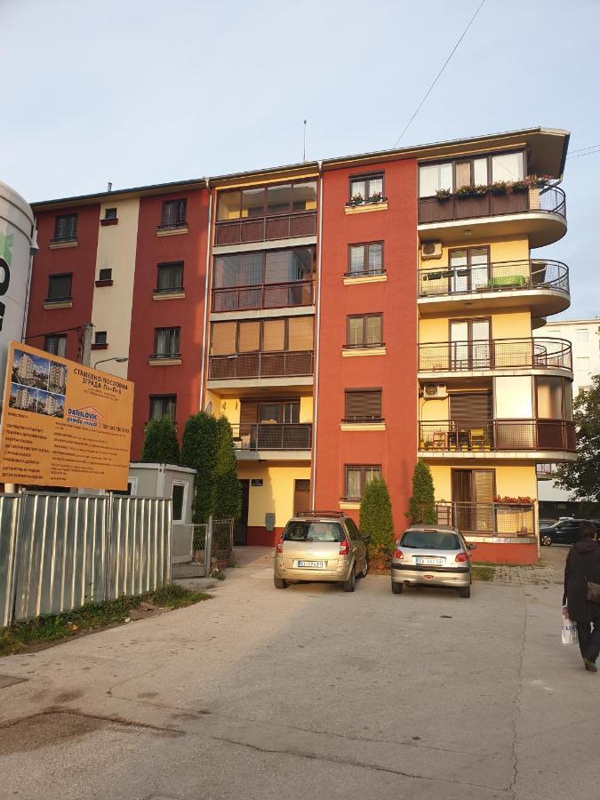 Lux Apartman Čačak Buitenkant foto