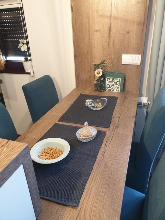 Lux Apartman Čačak Buitenkant foto